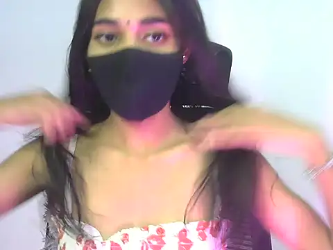 Shanaya xo online show from July 18, 6:01 pm