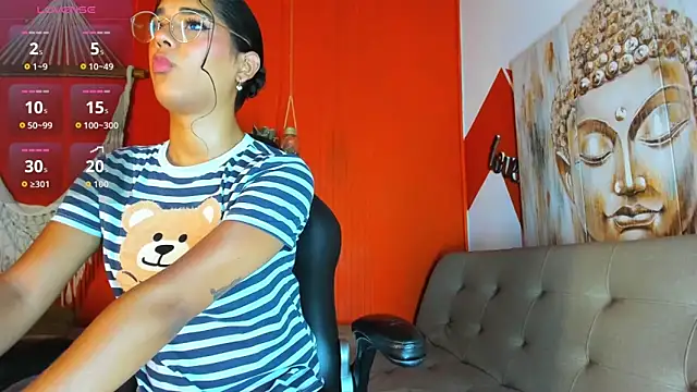 liahspencer online show from June 1, 7:26 pm