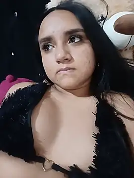 Valentina Narvaez online show from July 5, 7:10 pm