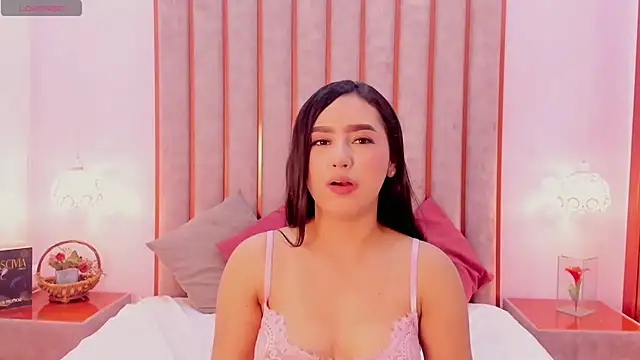 Snapshot of Zoe_Monrow chatting on July 22, 12:52 pm Zoe Monrow online show from July 22, 12:52 pm