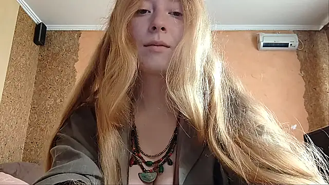 Snapshot of KateVibe_01 chatting on June 28, 12:05 am KateVibe 01 online show from June 28, 12:05 am