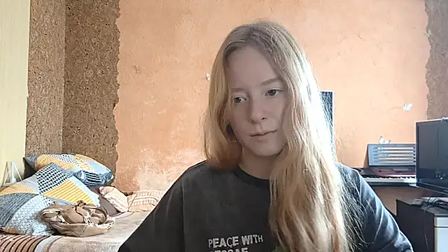 Snapshot of KateVibe_01 chatting on July 24, 11:14 pm KateVibe 01 online show from July 24, 11:14 pm