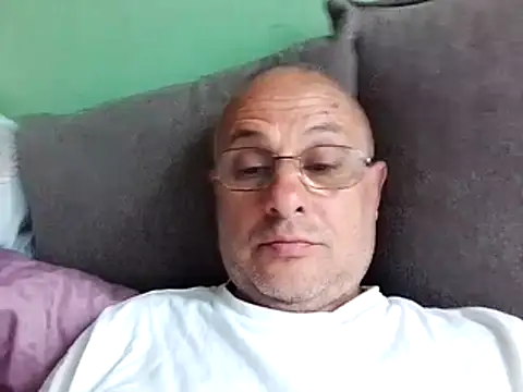 Snapshot of 69samir96 chatting on June 1, 9:11 am 69samir96 online show from June 1, 9:11 am