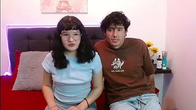 Snapshot of Ari_andX chatting on April 8, 8:31 pm Ari andX online show from April 8, 8:31 pm