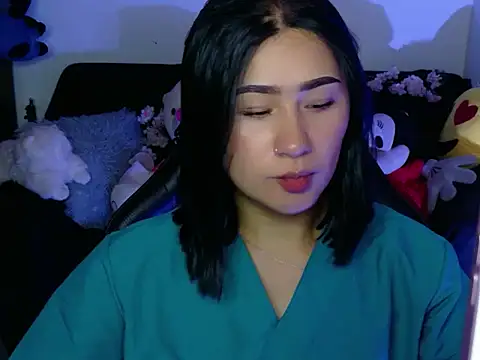 EvelynLeen  online show from July 24, 8:29 pm