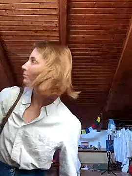 Julialexxxx online show from June 15, 6:37 am