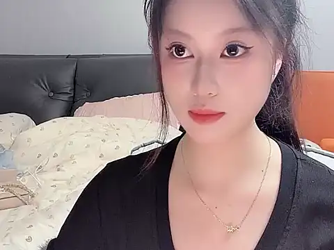 Snapshot of Abby686868 chatting on April 11, 10:19 am Abby686868 online show from April 11, 10:19 am