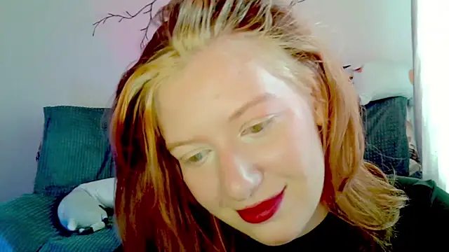 Snapshot of earn_my_lily chatting on April 16, 7:09 am earn my lily online show from April 16, 7:09 am