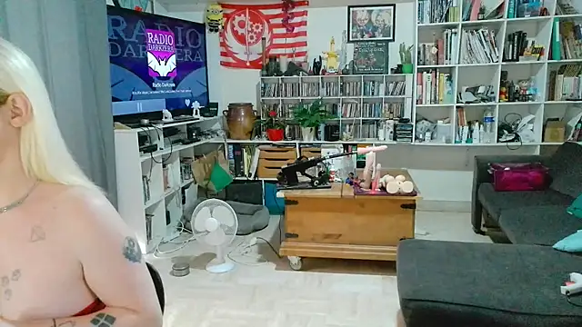 Snapshot of teddythebeer86 chatting on June 2, 2:08 pm teddythebeer86 online show from June 2, 2:08 pm