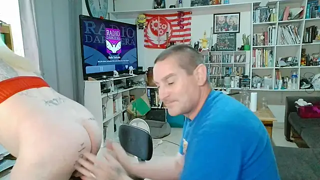 Snapshot of teddythebeer86 chatting on June 4, 3:29 pm teddythebeer86 online show from June 4, 3:29 pm
