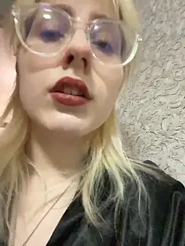 Snapshot of Picxel_ chatting on April 7, 5:02 pm Picxel online show from April 7, 5:02 pm