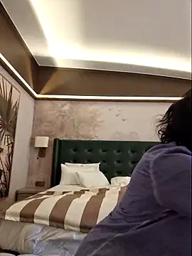 LaliaMia online show from June 7, 5:00 am