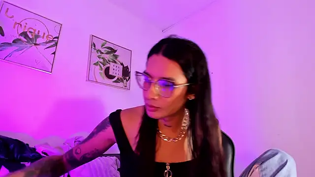 Maddie Ray online show from June 6, 10:09 am