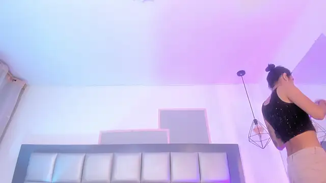 Maddie Ray online show from July 27, 11:39 am