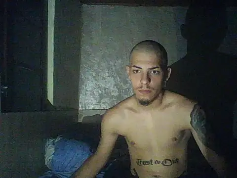 robertmrn112 online show from June 4, 11:11 pm