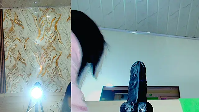 Snapshot of peachy__baby chatting on July 11, 11:13 am peachy baby online show from July 11, 11:13 am
