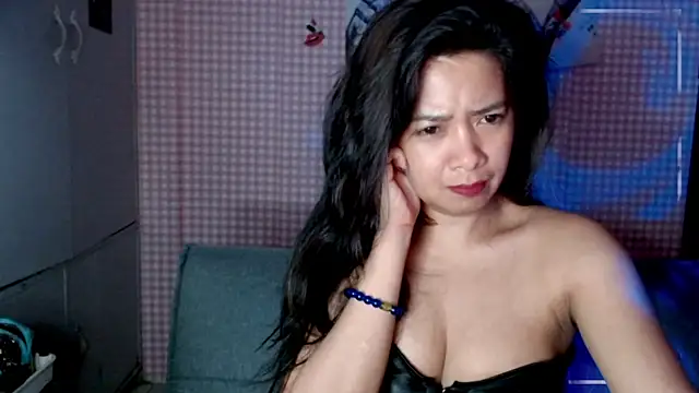 Snapshot of Sexy_Love_88 chatting on April 27, 12:52 am Sexy Love 88 online show from April 27, 12:52 am