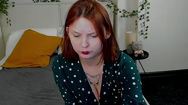 Charlotte Stee online show from June 2, 2:02 am