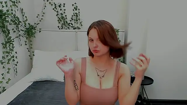 Charlotte Stee online show from June 25, 2:00 am