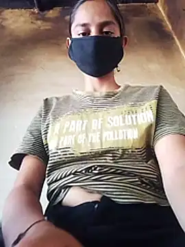 Snapshot of x_priya chatting on April 10, 6:51 am x priya online show from April 10, 6:51 am