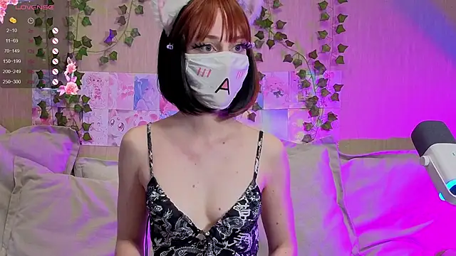 LunaNyanmi online show from April 26, 4:26 pm