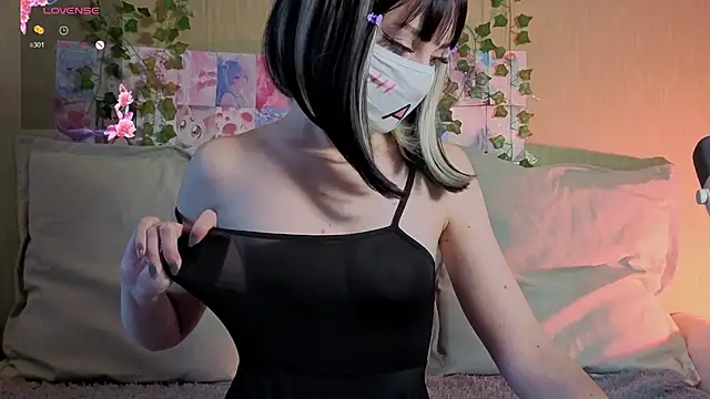 LunaNyanmi online show from May 30, 12:24 pm