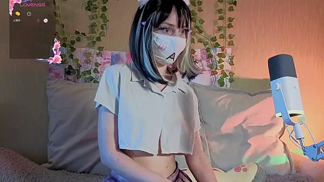 LunaNyanmi online show from June 6, 1:49 pm