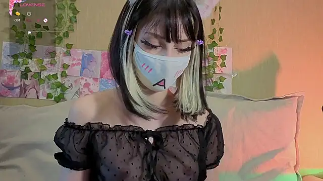 LunaNyanmi online show from June 7, 1:59 pm