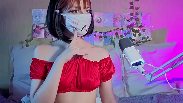 LunaNyanmi online show from June 14, 1:46 pm
