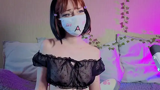 LunaNyanmi online show from June 16, 1:36 pm
