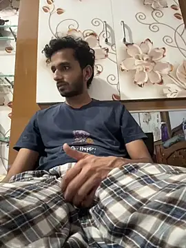 Snapshot of aadibuttplug chatting on June 3, 7:30 pm aadibuttplug online show from June 3, 7:30 pm