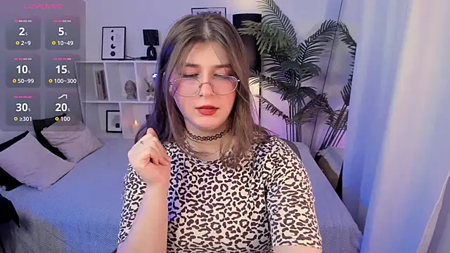 HaniaWish online show from May 17, 5:42 pm