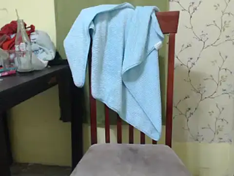 Snapshot of Yummy_Katrina chatting on April 12, 12:26 am Yummy Katrina online show from April 12, 12:26 am