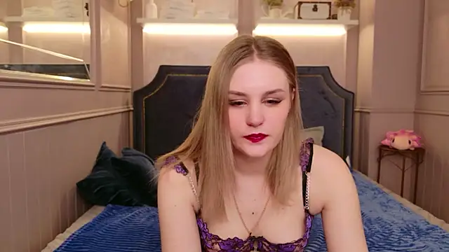 Molly Voses online show from April 21, 1:42 am
