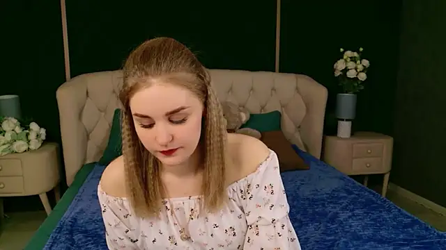 Molly Voses online show from May 1, 8:35 pm
