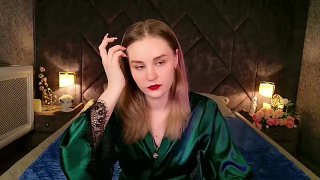 Molly Voses online show from May 19, 2:51 am