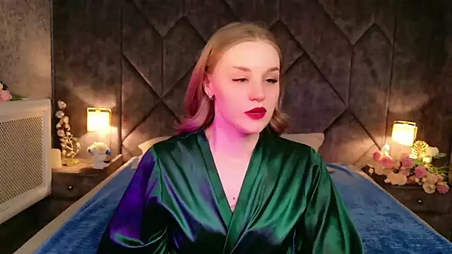 Molly Voses online show from May 27, 9:01 pm