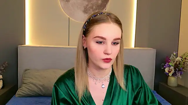 Molly Voses online show from June 23, 8:51 pm
