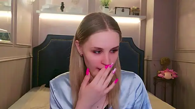 Molly Voses online show from June 30, 8:54 pm