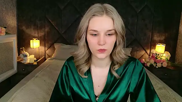 Molly Voses online show from July 29, 8:40 pm