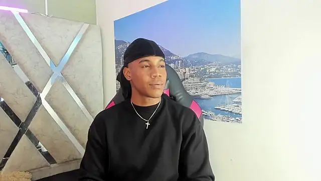 Snapshot of axel_silva4 chatting on April 7, 7:47 pm axel silva4 online show from April 7, 7:47 pm