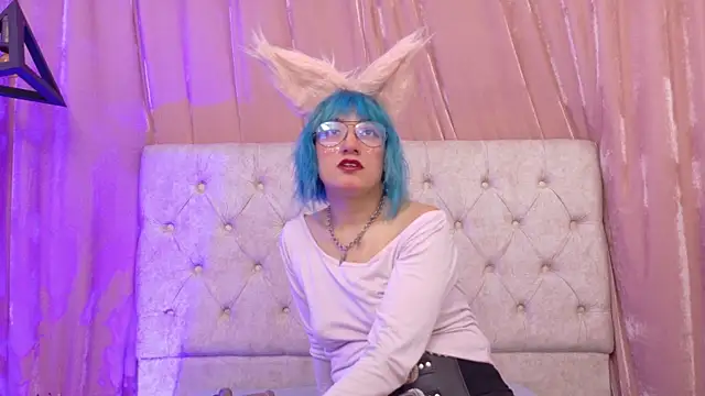 Zafiro Kitsune online show from June 18, 3:51 am