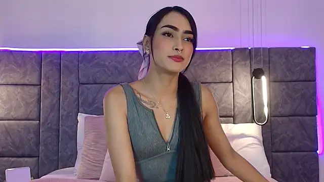 dhalia lux  online show from July 5, 11:56 pm