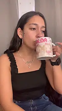 DulceLatinaxo online show from June 17, 2:40 pm