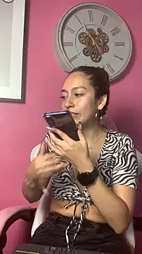 DulceLatinaxo online show from July 1, 7:13 pm