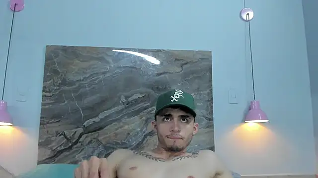 Snapshot of James-06 chatting on May 11, 4:04 pm James-06 online show from May 11, 4:04 pm