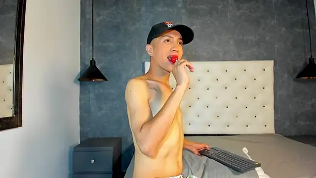 Jara Chick online show from May 9, 8:03 pm