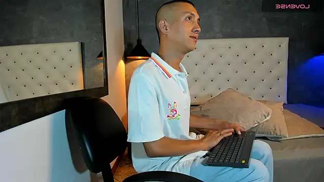 Jara Chick online show from May 29, 8:29 pm
