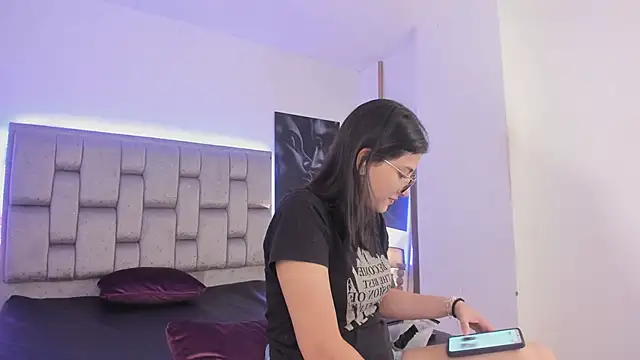 candy tina online show from June 4, 4:46 pm