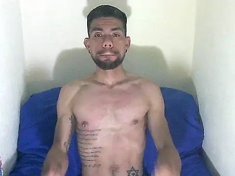 thomas2wood online show from June 21, 12:13 am